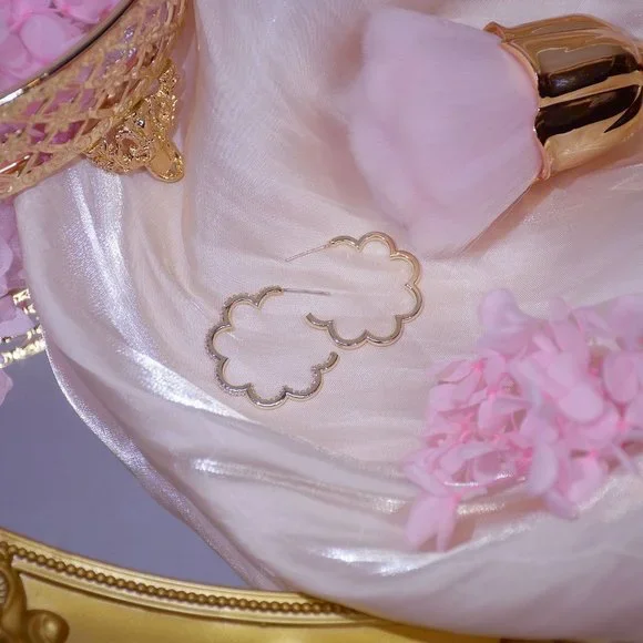 NEW 14K Gold Plated Diamond Flower Hoop Earrings a - Picture 7 of 7